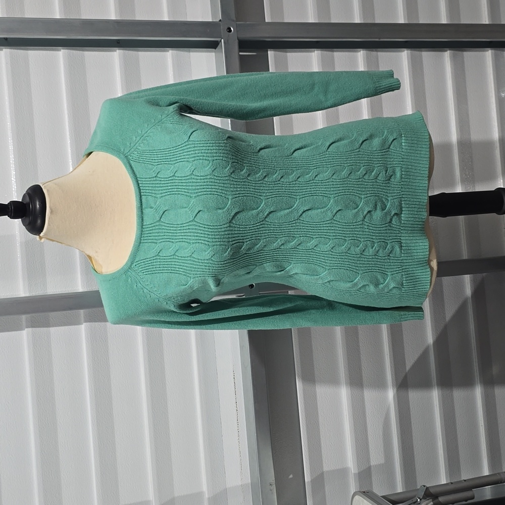 Cyrus‎ Women's long sleeve cable knit sweater Size Medium Sea foam green